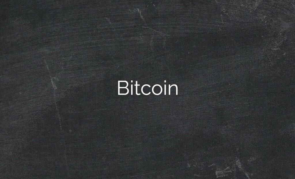 Schwarzer Hintergrund mit Bitcoin Schrift