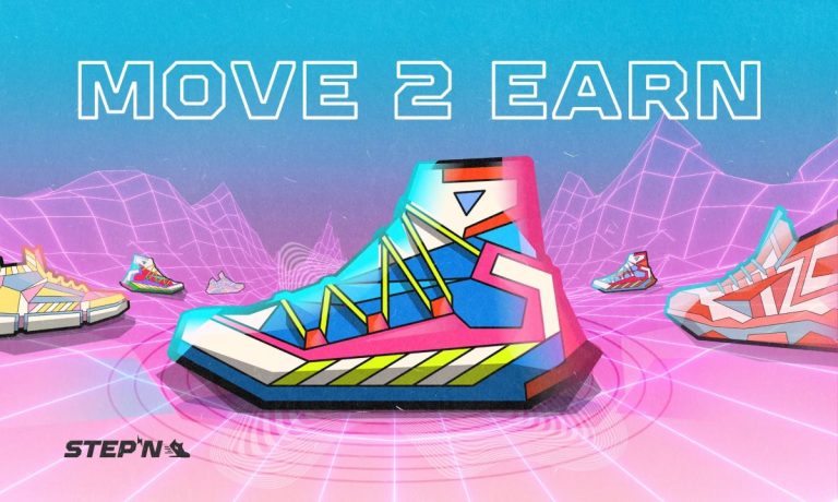 Auf diesem Bild ist ein NFT-Schuh zu sehen so wie er im Game zu finden ist. Im Hintergrund sind weitere kleinere Schuhe abgebildet. Oberhalb des bunten Schuhs steht "Move 2 earn"